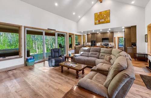 McCall Apartment | Cedar Creek .