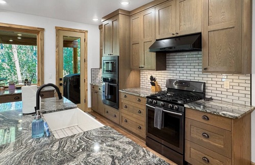 McCall Apartment | Cedar Creek .