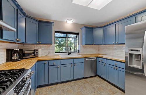 Twain Harte House | Cedar Hill Retreat - 3,200 sft, Pets ok, Tree House, Climbing Wall, Games!