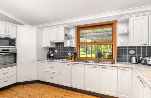Kangaroo Valley House | Cedar House - set on 5 beautiful acres