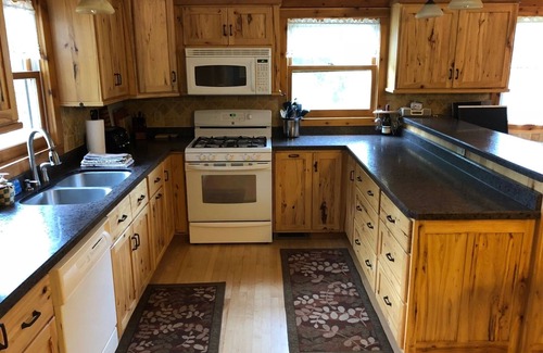 La Pointe Cabin | Cedar Log Cabin - Family Cabin located on the Robert Trent Jones Golf Course