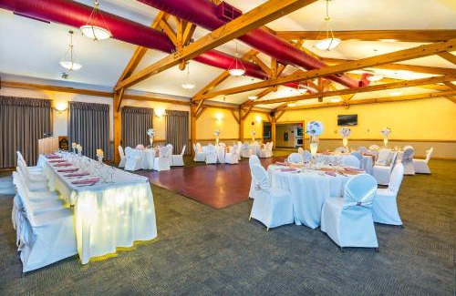 Timmins Hotel | Cedar Meadows Resort & Spa, an Ascend Collection Resort