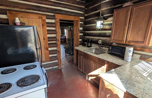 Davis Cabin | Cedarvale Cabins at Turner Falls