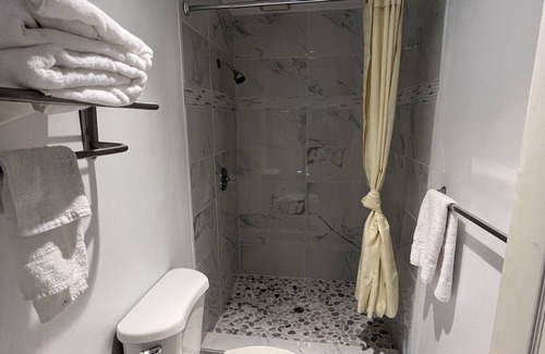 Ashland Hotel | Cedarwood Inn of Ashland
