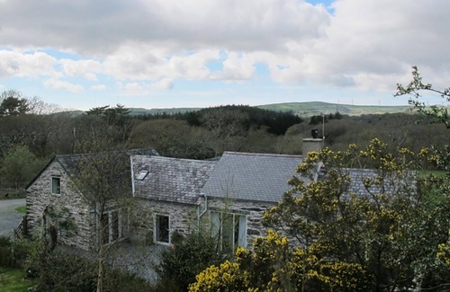 Porthmadog Cottage | CEFN ISAF, pet friendly, character holiday cottage in Porthmadog