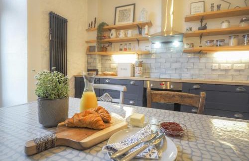 Llanarth House | Ceirios Wen Aberaeron