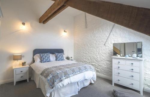 Llanarth House | Ceirios Wen Aberaeron