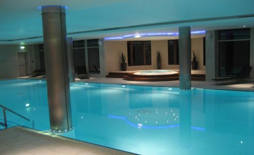 Alexandria Apartment | CELEBRATE AT THE WORLD FAMOUS LOCH LOMOND RESORT CAMERON HOUSE - Sleeps 6