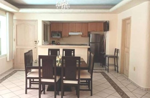 Farallon Apartment | Celebrate in Acapulco Christmas and New Year's Eve 2024 new apartment with pool, spacious, centrally located!