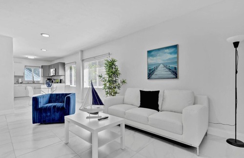 Little Haiti Apartment | Celeste House, Perfect for Couples 1 BR APT