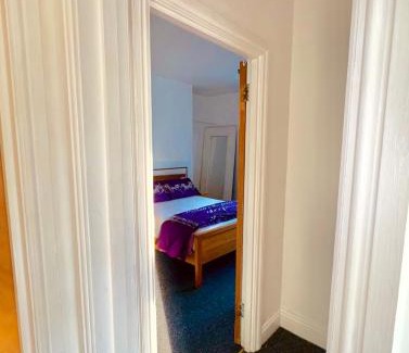 Coedkernew House | Celtic Springs Room with Garden