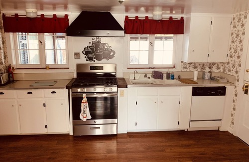 Conneaut Bed & Breakfast | Centennial Inn Bed & Breakfast