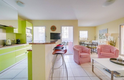Cote Landaise Apartment | Center Arcachon : Terrace 100m², Parking, 5 Pers