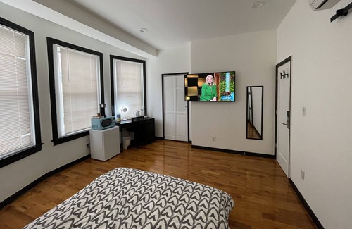 Queen Village Apartment | Center City