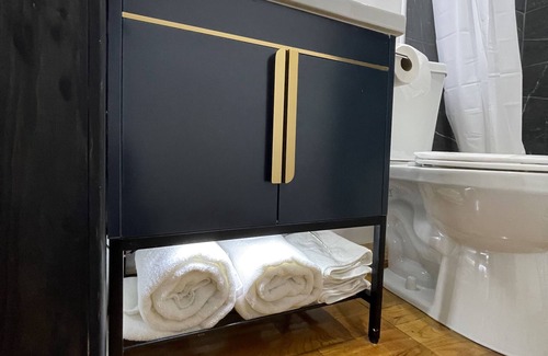 Queen Village Apartment | Center City