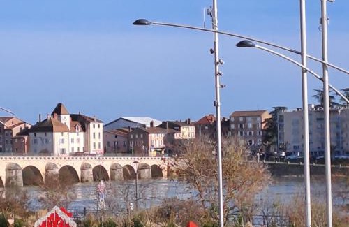 Macon Apartment | Center Macon charmant appartement avec vue sur la Saone