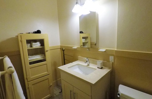 Western Addition Apartment | Center Of The Action