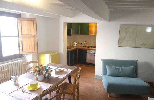 Pistoia Apartment | (Center) Royal Palace Apartment in historic mansion