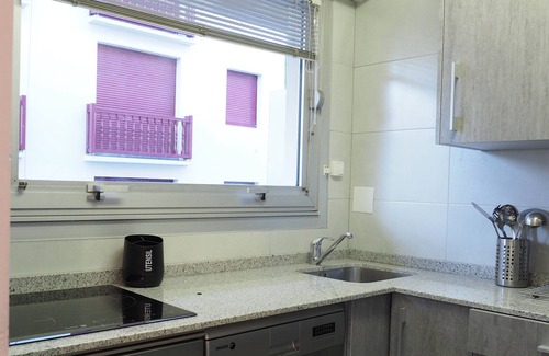 Saint-Jean-de-Luz City Center Apartment | CENTER ST JEAN of LUZ + BEACH 2 MINS ON FOOT + WIFI + BALCONY + QUIET