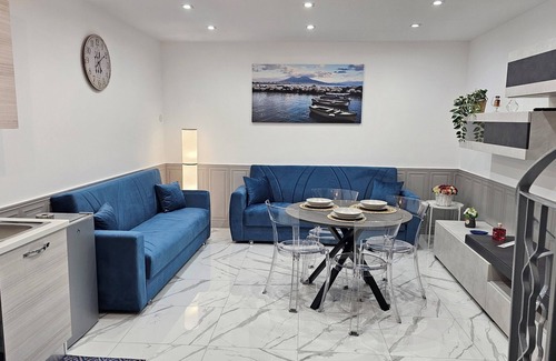 Castellammare di Stabia Apartment | Centrally located near the sea, capri, station for sorrento, Pompeii,Vesuvius