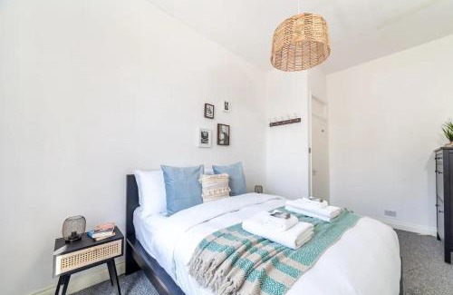 Notting Hill Apartment | Central 1BR flat in Notting Hill, 1min to Tube
