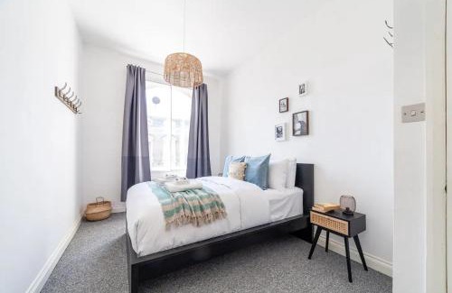 Notting Hill Apartment | Central 1BR flat in Notting Hill, 1min to Tube