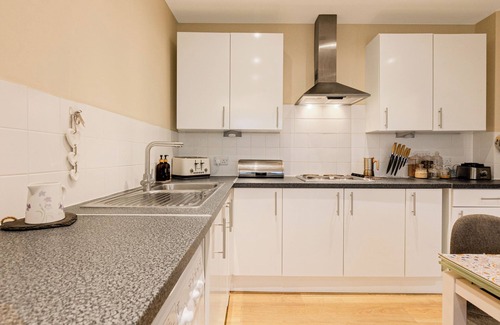 Elephant and Castle Apartment | Central 1BR flat w balcony, 10min Elephant&Castle