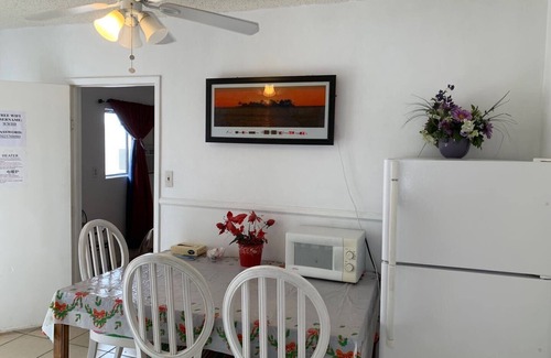Paradise Condo | Central, 2 bed-rooms, 2 showers, 5 mins airport, 10 mins strip/convention center