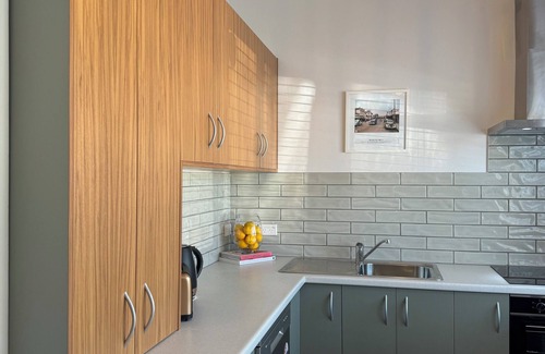 Lower Hutt House | Central 2 Bedroom Charmer on High
