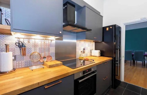 St Luke's Apartment | Central 2BD Flat - Old Street 30 Second Walk!