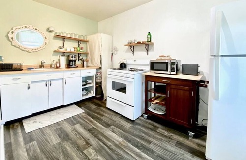 Arcata Apartment | Central 2nd Floor Flat