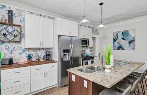 Columbia House | Central 3BR in Elmwood | Near USC & Ft. Jackson