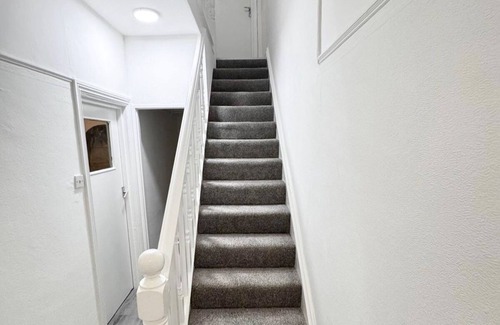 Southampton City Centre House | Central 4 Bed House - Sleeps 8 & Free Parking