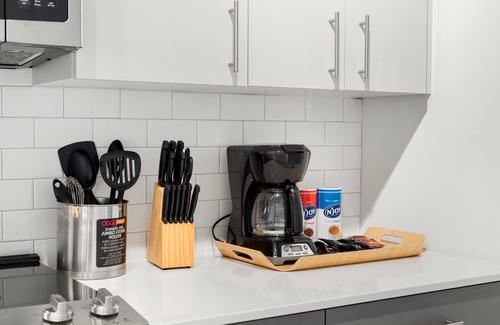 River North Hotel | Central 4BR Apartment – Modern Living in Chicago