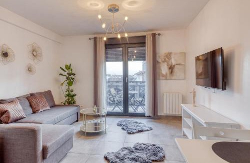 Alouettes Apartment | Central 5 - 10 min Paris - 30 min Disney - Free Parking - 5 min RER A