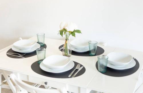 Alouettes Apartment | Central 5 - 10 min Paris - 30 min Disney - Free Parking - 5 min RER A