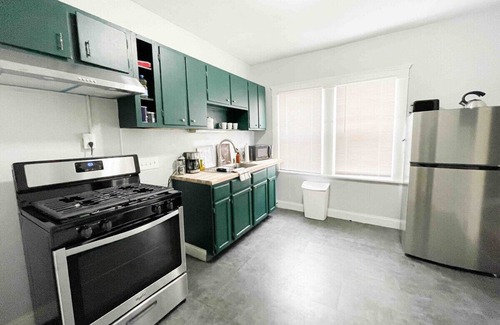 Cleveland Apartment | Central Almira Apt for 4 People - with Parking