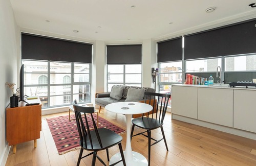The Lane Apartment | Central and Bright 1BD Flat - Peckham!