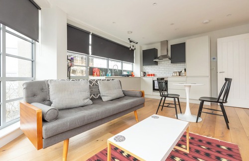 The Lane Apartment | Central and Bright 1BD Flat - Peckham!