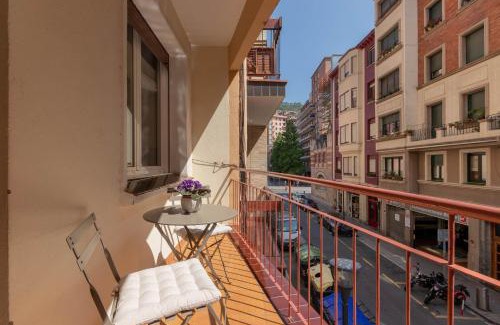 Castanos Apartment | CENTRAL AND CHARMING - Guggenheim & Old Town Bilbao