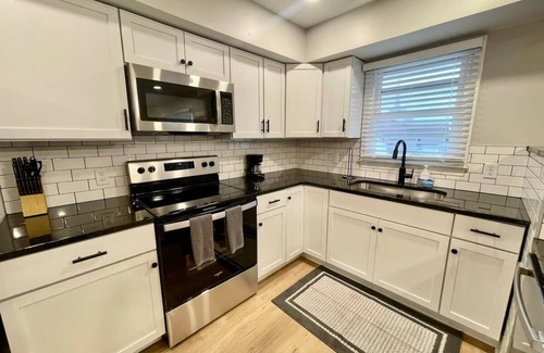 Joslyn Castle Apartment | Central Apartment by UNMC, Walk Everywhere