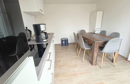 Center Apartment | Central apartment for 6 people with rain shower & parking space