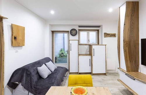 Cauterets Apartment | Central Apartment for 4-6, Secure, Fully-Equipped, Near Ski Lift