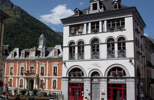 Cauterets Apartment | Central Apartment for 4-6, Secure, Fully-Equipped, Near Ski Lift
