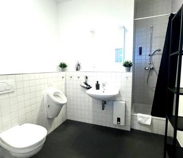 Neustadt Apartment | Central Apartment for up to 10 Guests