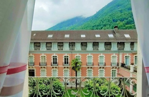 Cauterets Apartment | Central Apartment in Cauterets - 1 Bed, 2 BZ Sofas, Fully Equipped Kitchen, Free Parking
