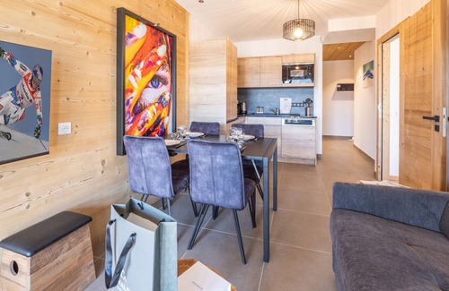 Cognet Apartment | Central Apartment with South-Facing Terrace, Near Ski Lifts