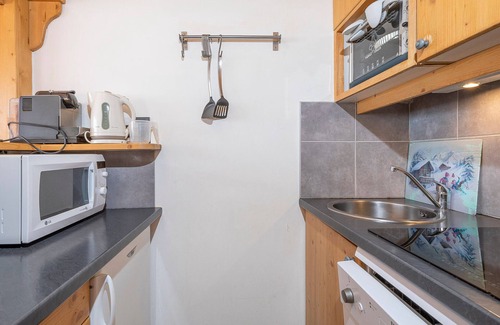 Avoriaz Apartment | Central Avoriaz Apartment for 6 with Balcony, WiFi, and Parking Option