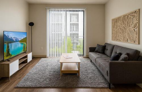 Five Points South Apartment | Central Birmingham Stylish Midrise Unit