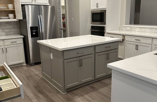San Marcos House | Central City Retreat - Dedicated Office w/Amenity Center w/2 Pools & Gym.